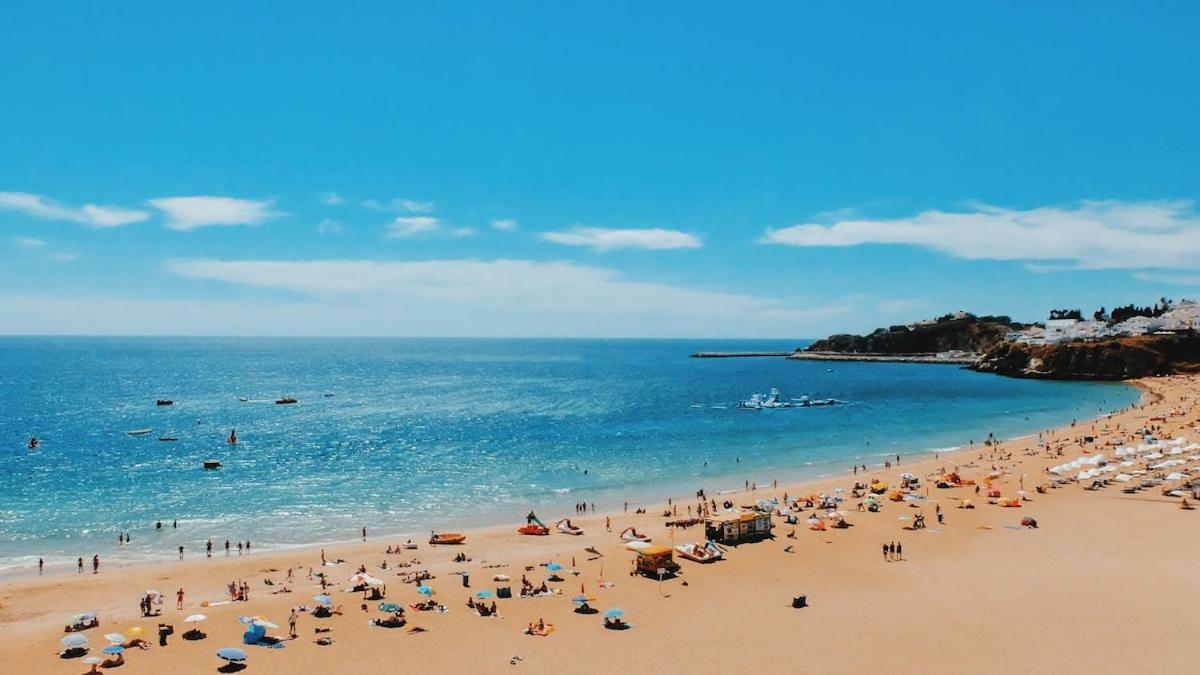 Quarto em Acomodações Particulares Charmoso A 300m Da De Olhos De Agua ! Albufeira