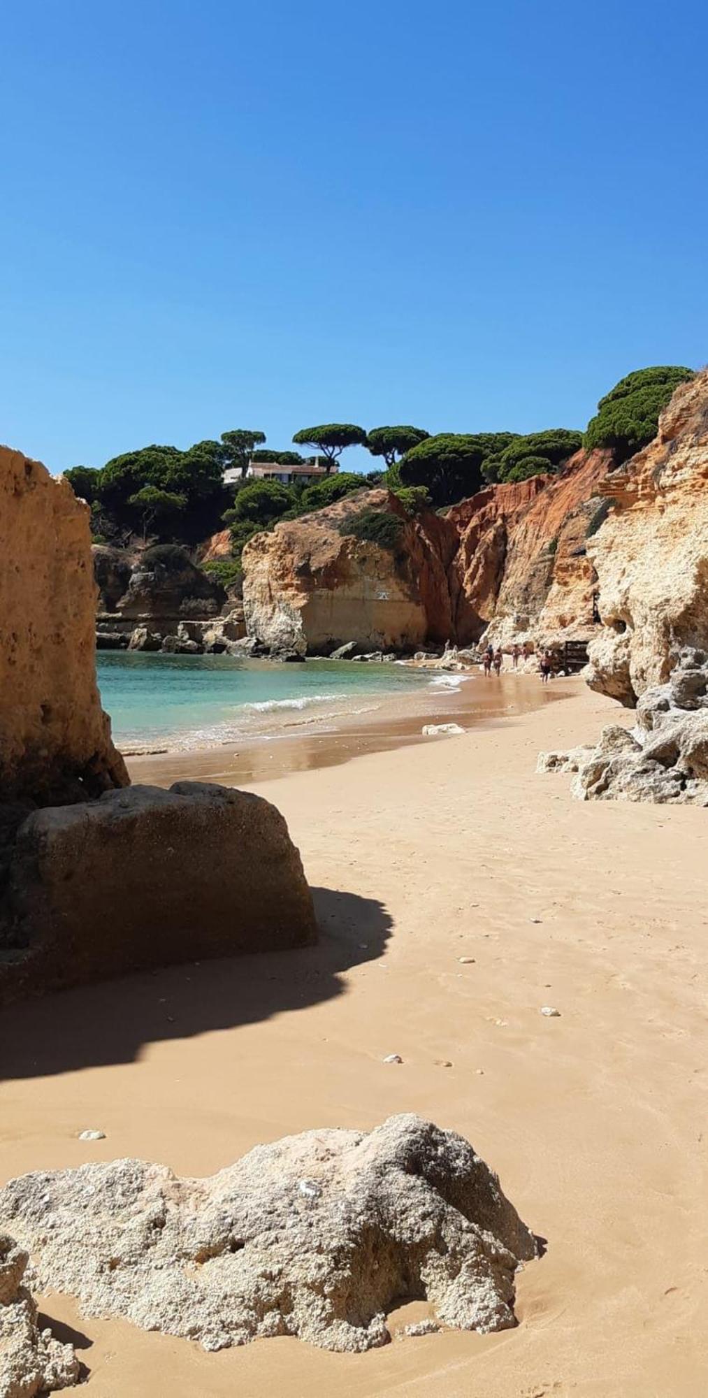 Quarto em Acomodações Particulares Charmoso A 300m Da De Olhos De Agua ! Albufeira