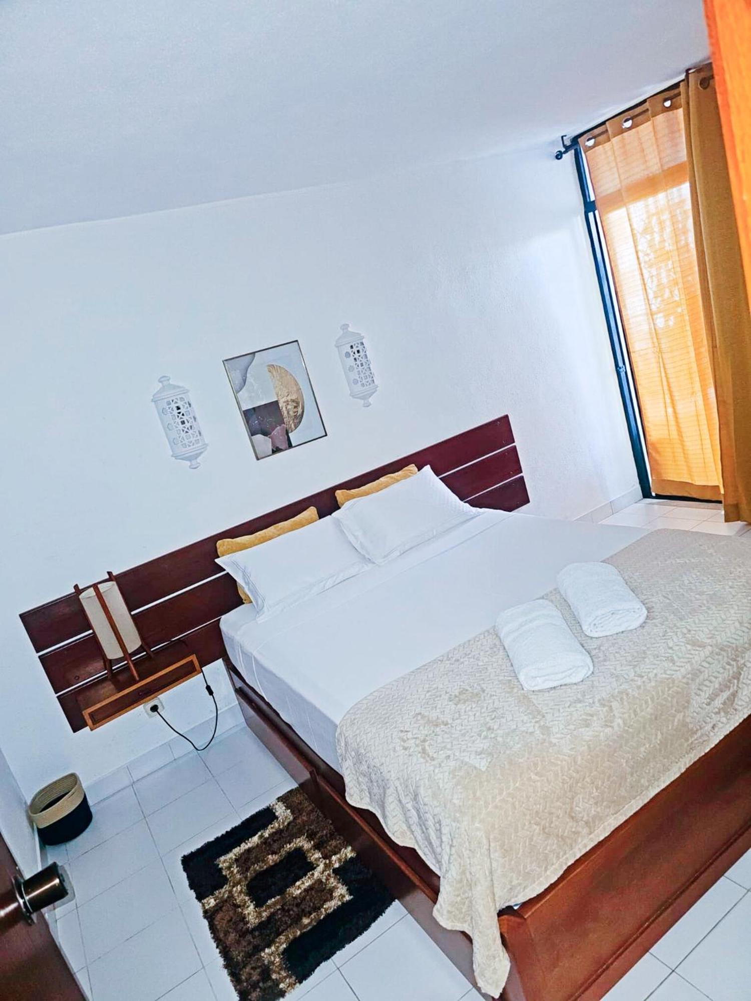 Habitación en casa particular Charmoso A 300m Da De Olhos De Agua !
