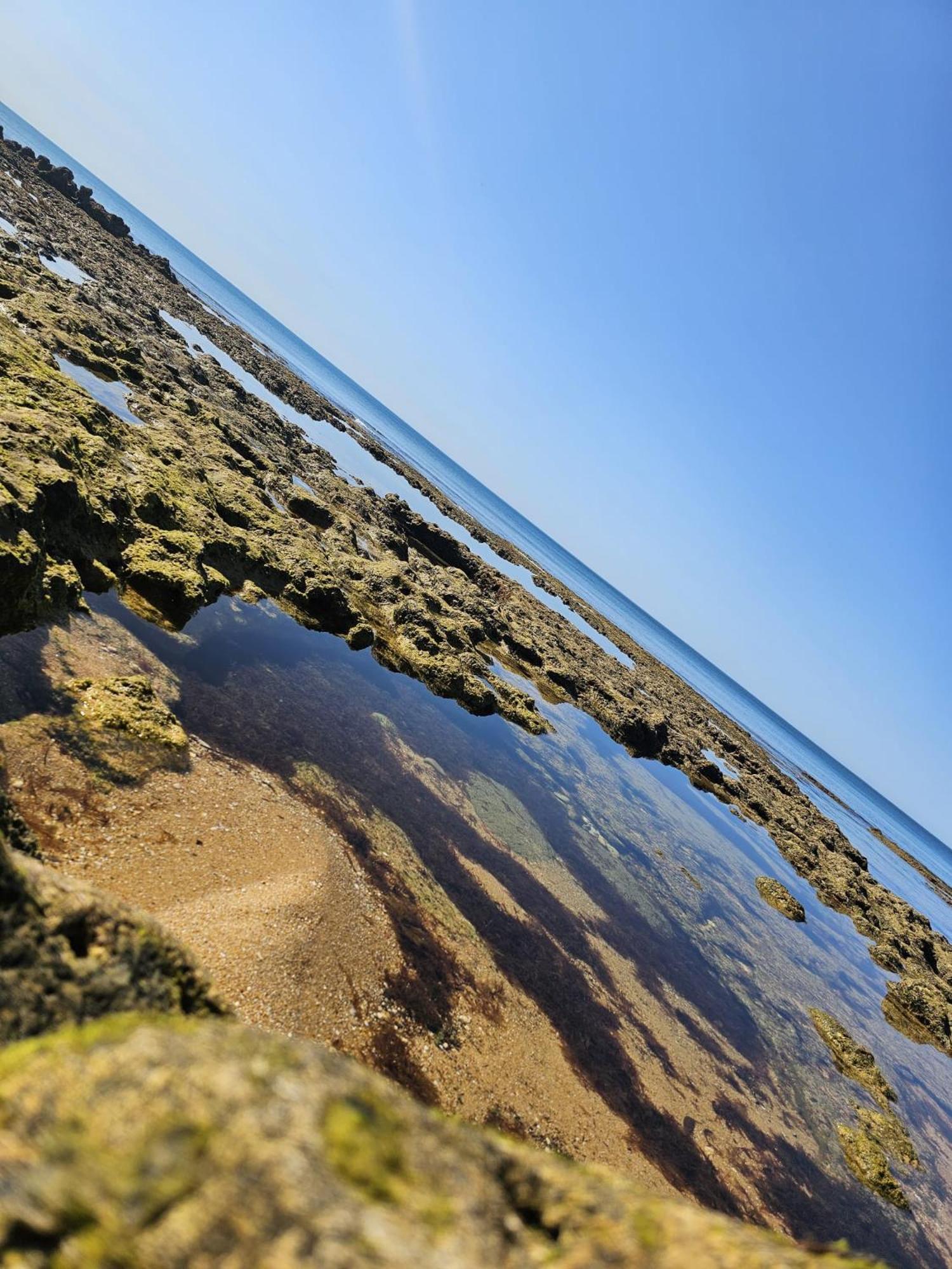 Quarto em Acomodações Particulares Charmoso A 300m Da De Olhos De Agua ! *